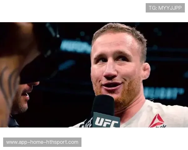 UFC 重量级对轰震碎摄像机！现场颤动