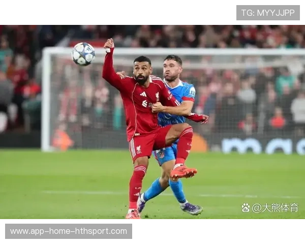 利物浦角球开出后连击，萨拉赫补射命中